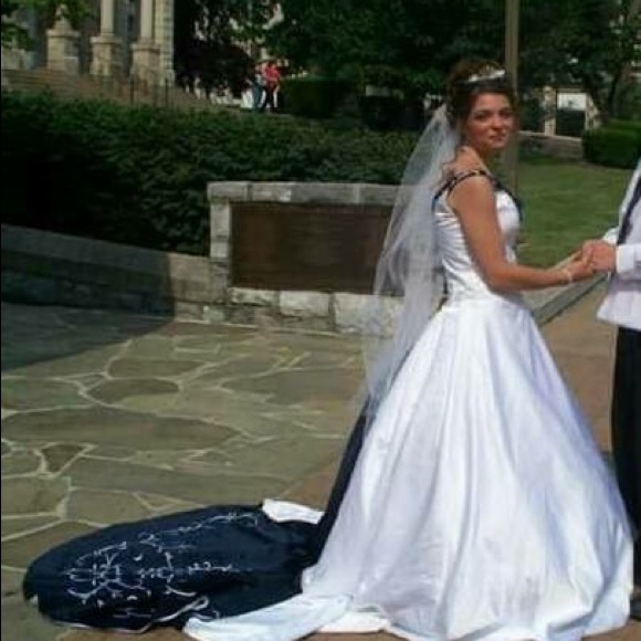 Dresses & Skirts - Wedding Gown